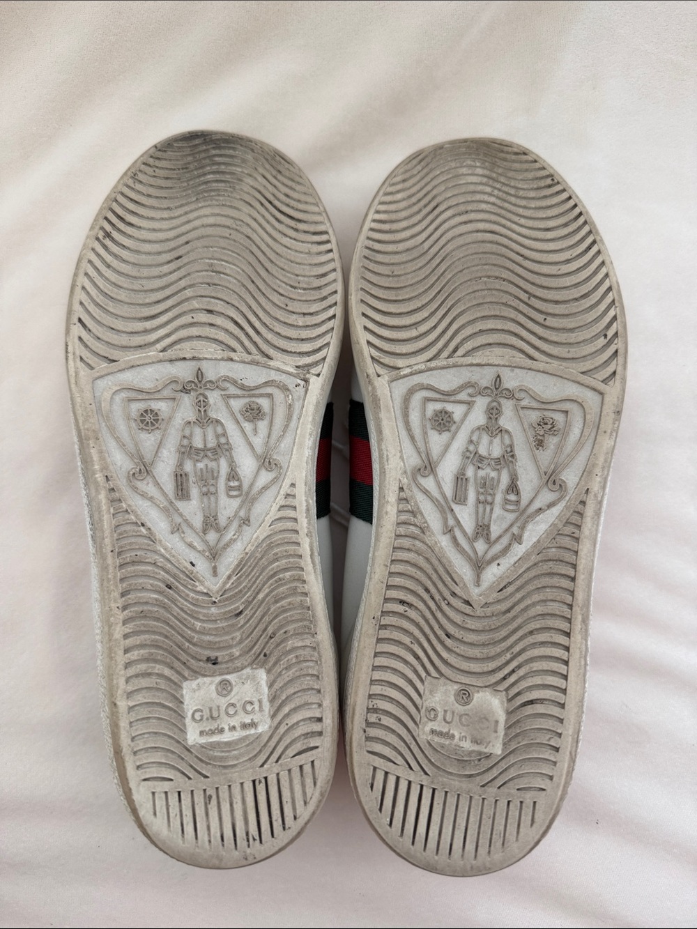 GUCCI Heart Sneakers - Picture 7 of 10
